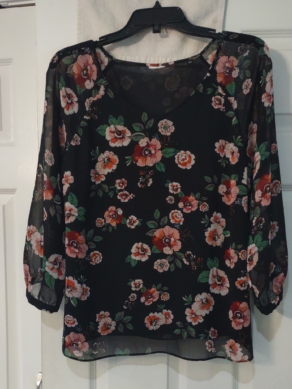 cabi Floral V-Neck Sheer Blouse Black & Pink Flowers Lined Size Med 3/4 Sleeves